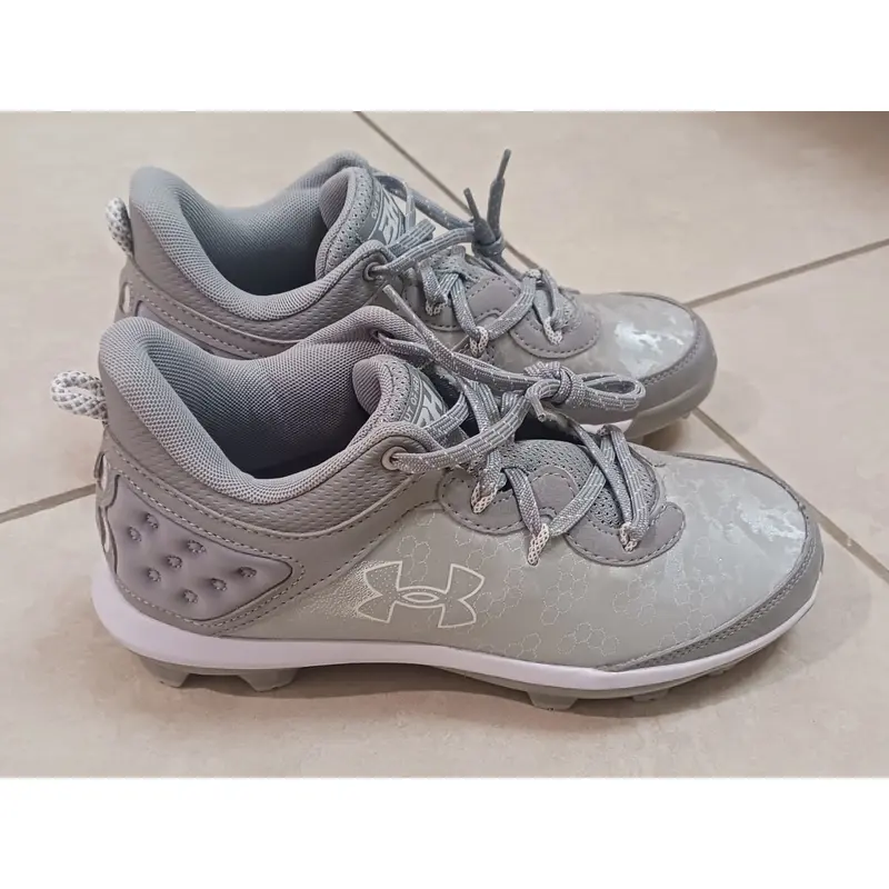 Gray Kid's Size M 5.5 (W 6.5) Youth Under Armour (New)