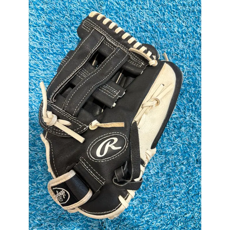 Black Rawlings Highlight Series RH Baseball Glove 12.5" (Used)