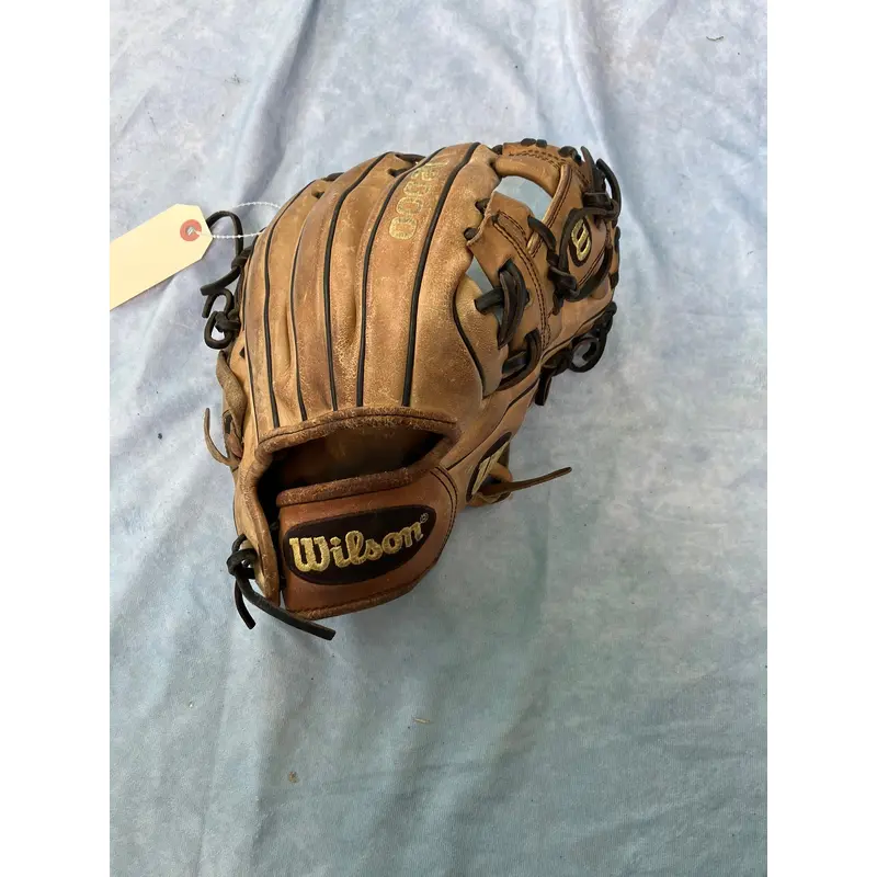 Brown Wilson A2000 Right Hand Throw Infield Baseball Glove 11.25" (Used)
