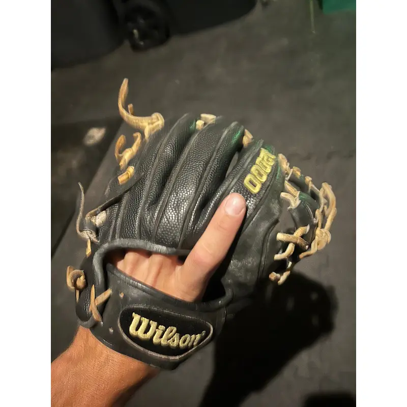 Wilson A2000 RH Baseball Glove 11.25" (Used)
