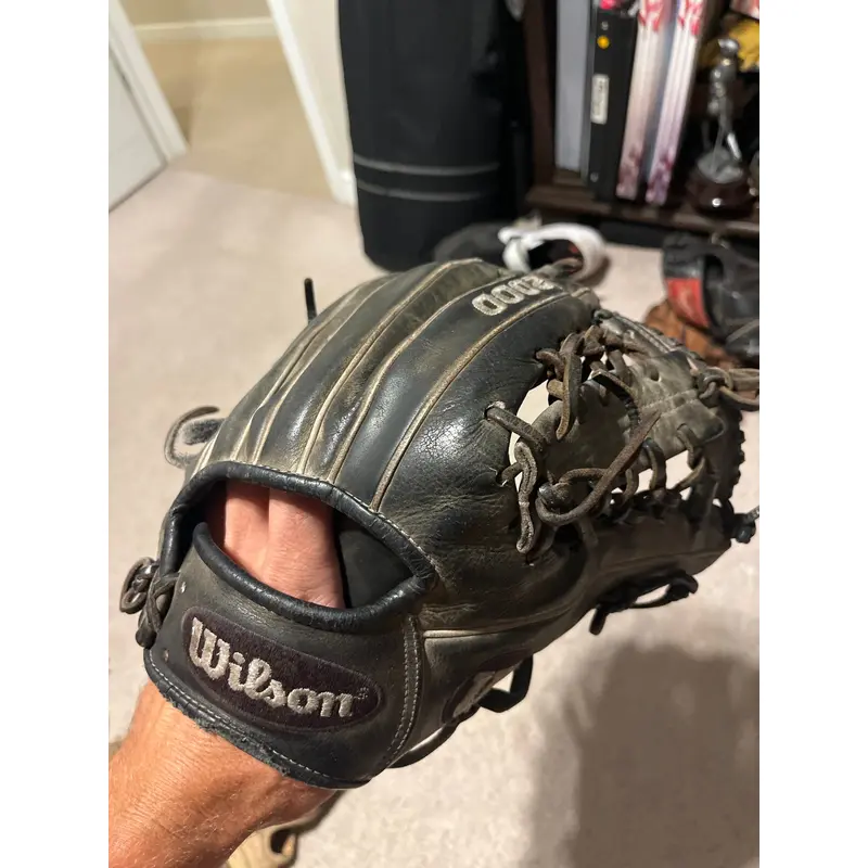 Wilson RH Baseball Glove 11.5" (Used)