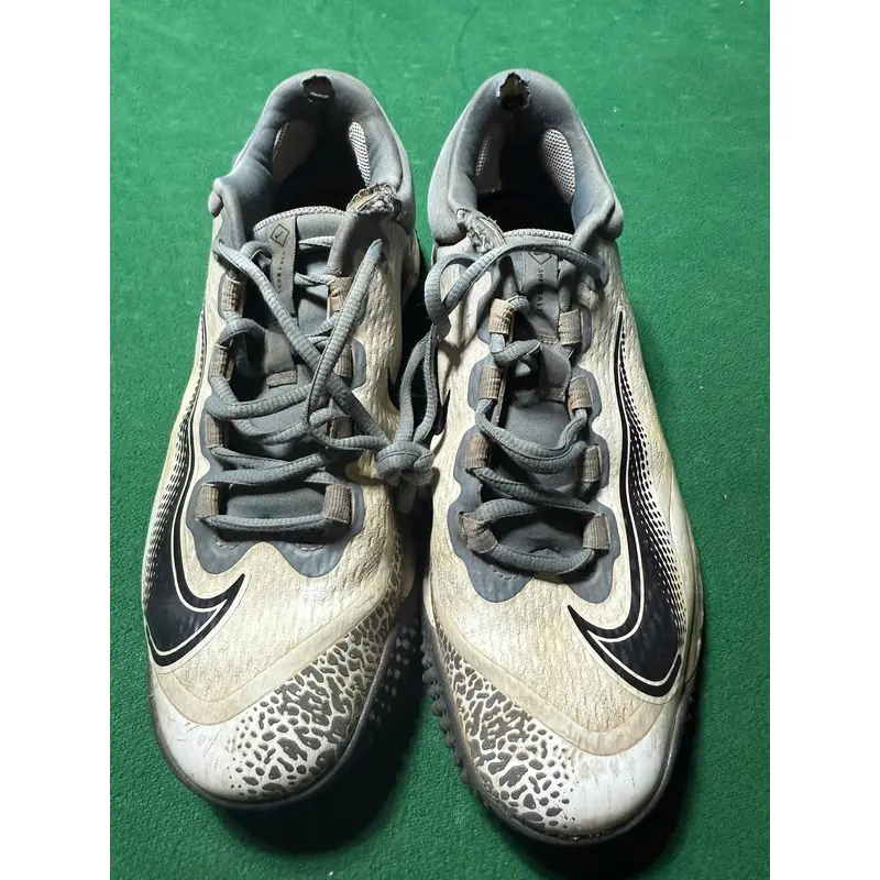 Baseball turfs size 11 M NIKE