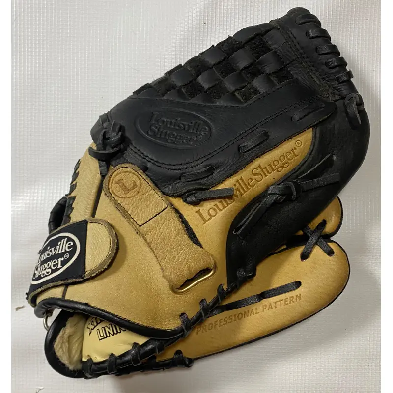 Louisville Slugger RH FP1202P Baseball Glove 12"