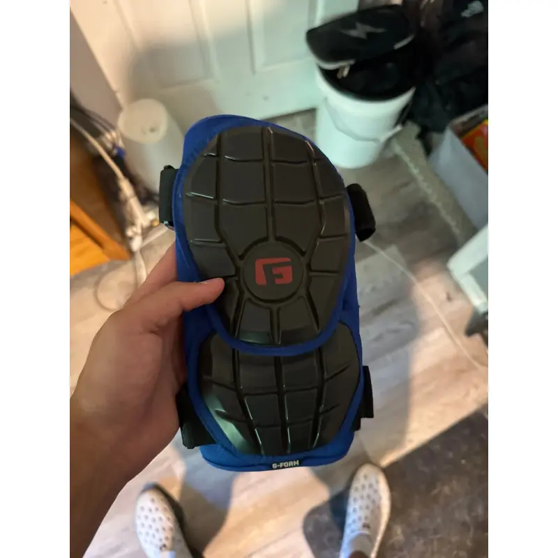 G-form elbow gaurd