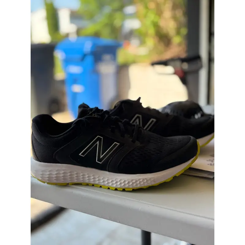 New Balance Turf Shoes mens 8.5 wide or womens 9.5/10