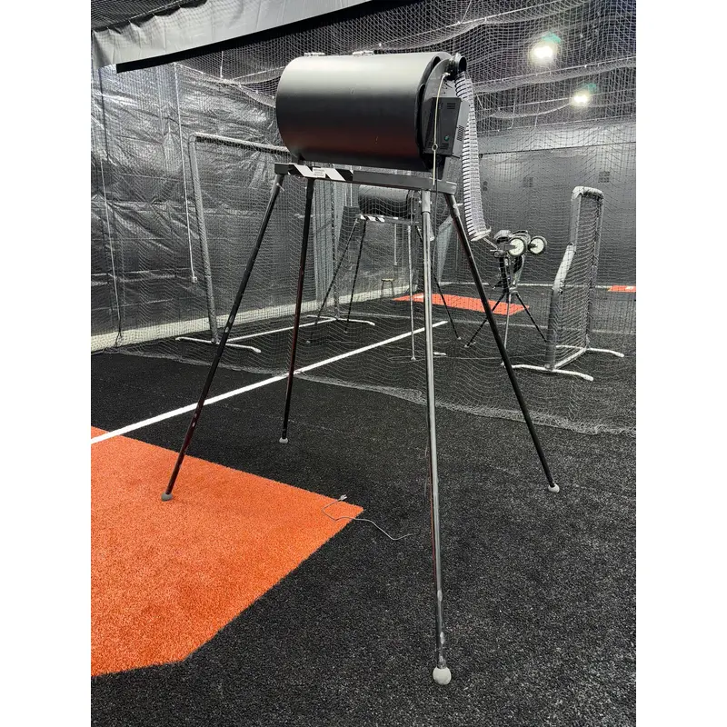 New Spin Ball Barrel Ball Feeder