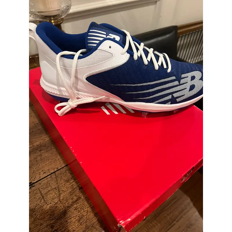 New balance Baseball Cleats - NEW