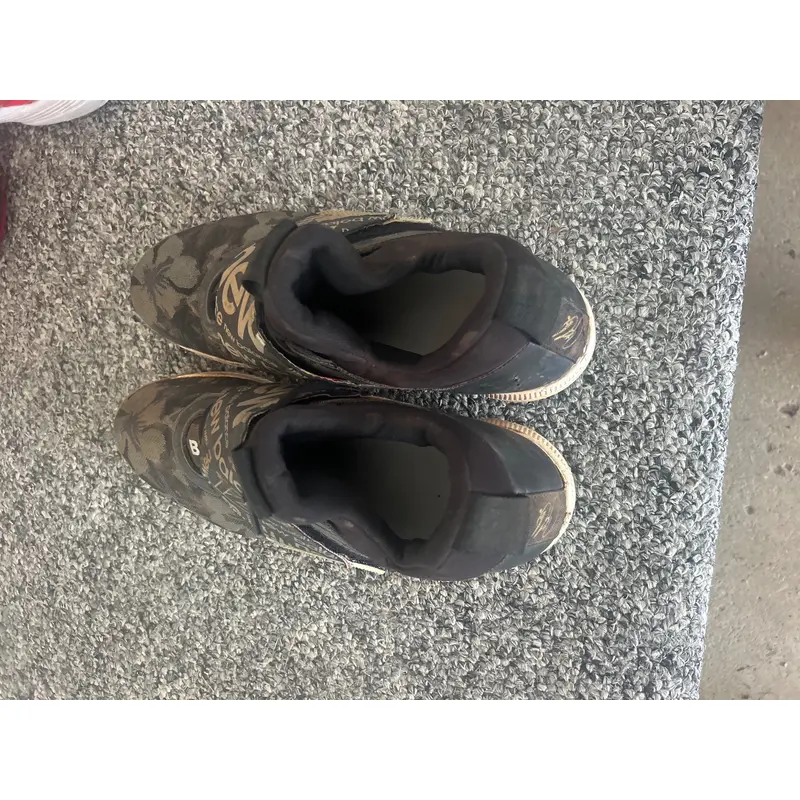 Men's Size M 12.5 (W 13.5) New Balance (Used)