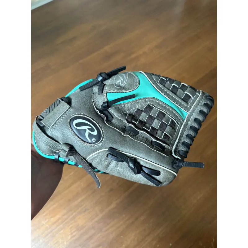 Rawlings RH Storm Baseball Glove 11" (New)