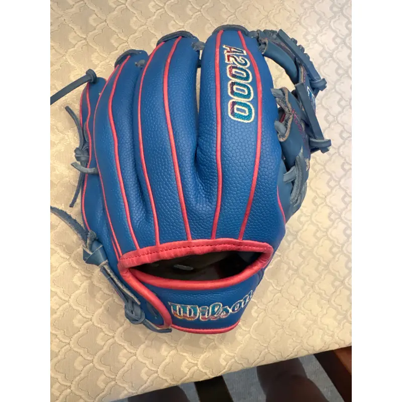Infield RH Wilson A2000 Baseball Glove 11.5" (Barely Used)