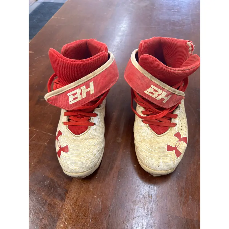 Red Kid's Youth Size 2 Under Armour High Top Bryce harper Molded Cleats (Used)
