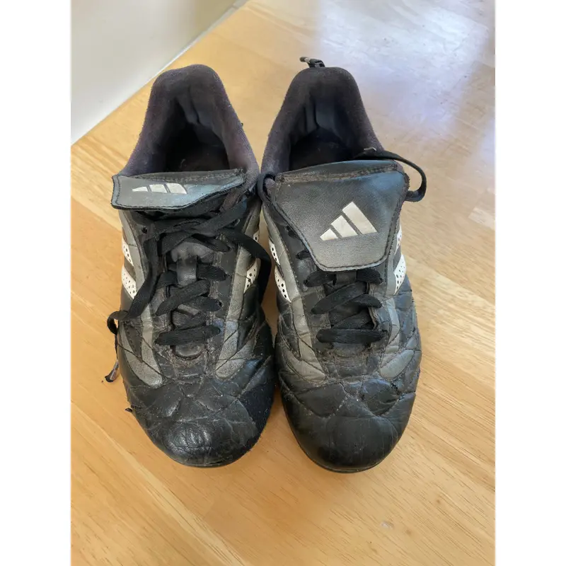 Black Kid's Size M 4.0 (W 5.0) Youth Adidas Low Top Molded Cleats (Used)