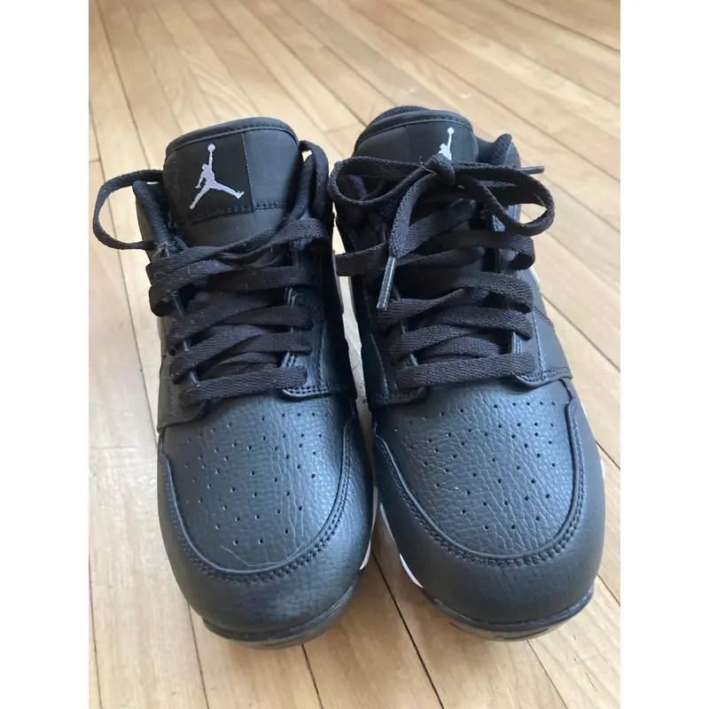Black Unisex Youth Size M 4.5 (W 5.5) Air Jordan Cleats (New)