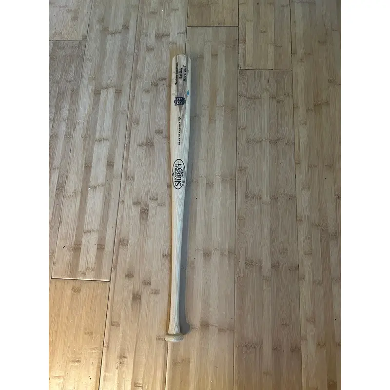 Used Louisville Slugger   32" Bat
