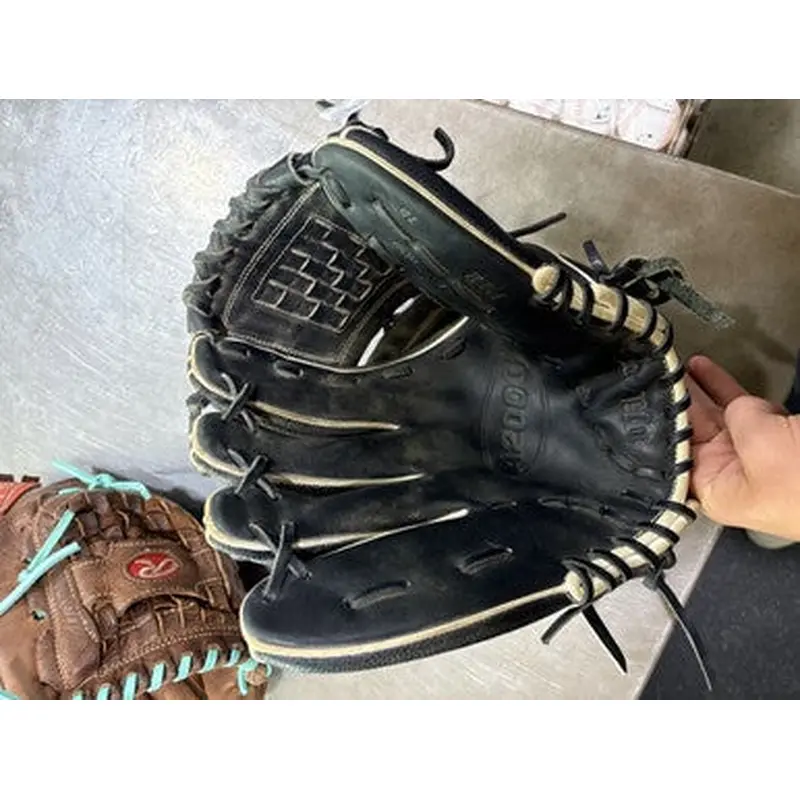 Used Wilson A2000 P12 FASTPITCH BB/SB Glove LH Throw Black 12" 11605-S000203292