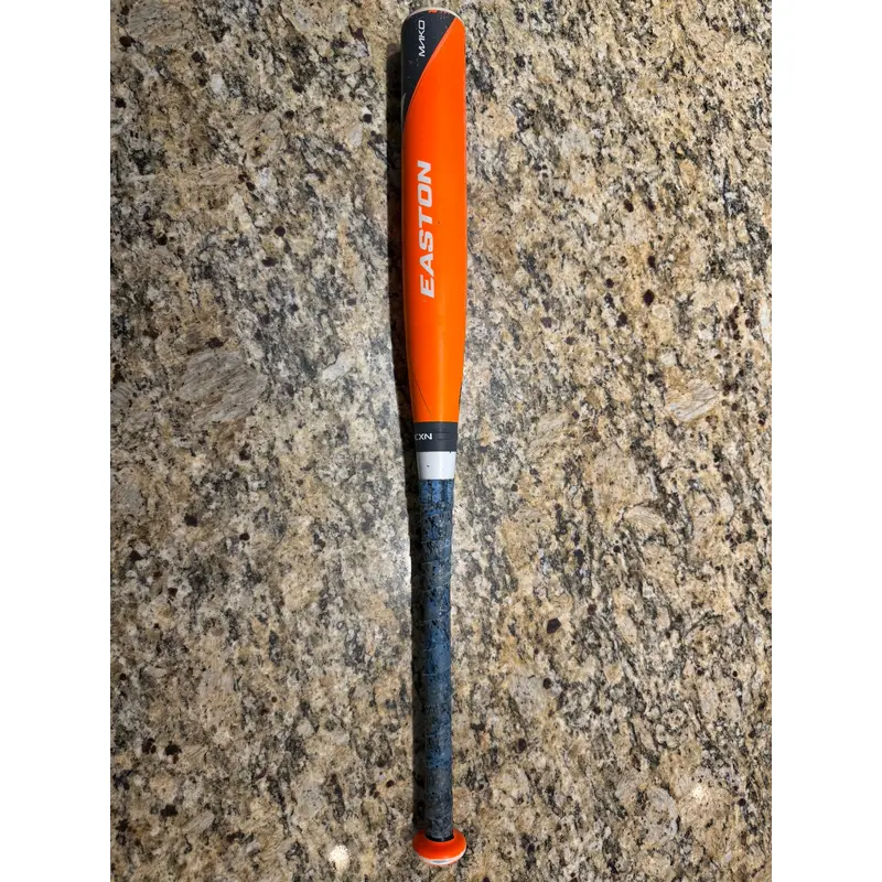 STUNNING!! GENTLY USED & RARE SIZE ORANGE BOMBER BAT!!  Easton Mako 28/17 (-11)