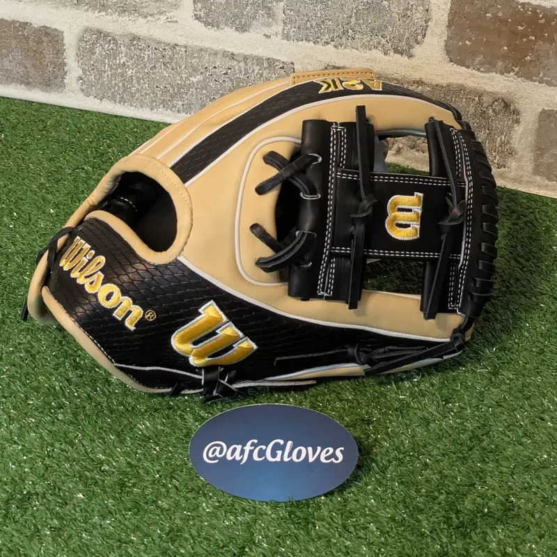Wilson A2K 1786 11.5" infield glove, WBW101373115, NWT RHT, Made in Japan