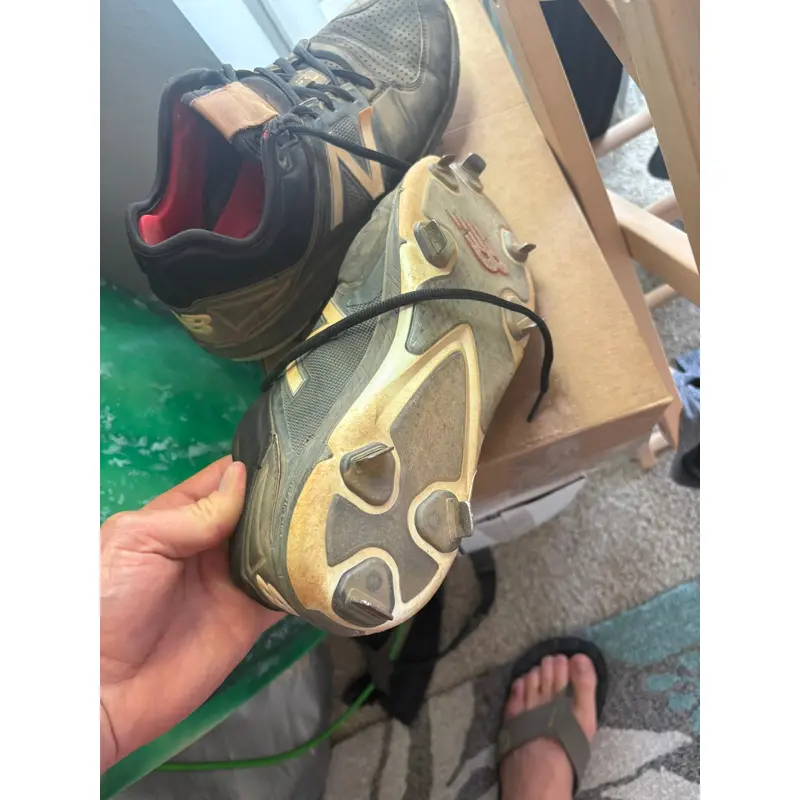New balance baseball cleats