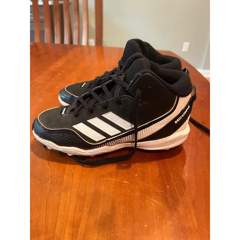 Black Kid's Size M 2.0 (W 3.0) Youth Adidas Icon Molded Cleats (Used)