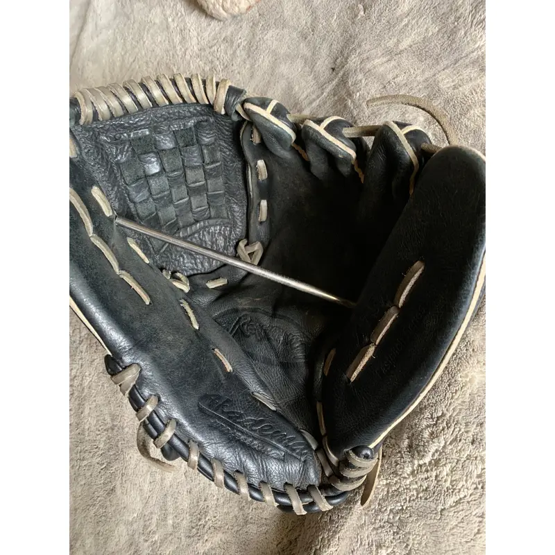 Akadema Right Hand Throw Baseball Glove 12.5" (Used)