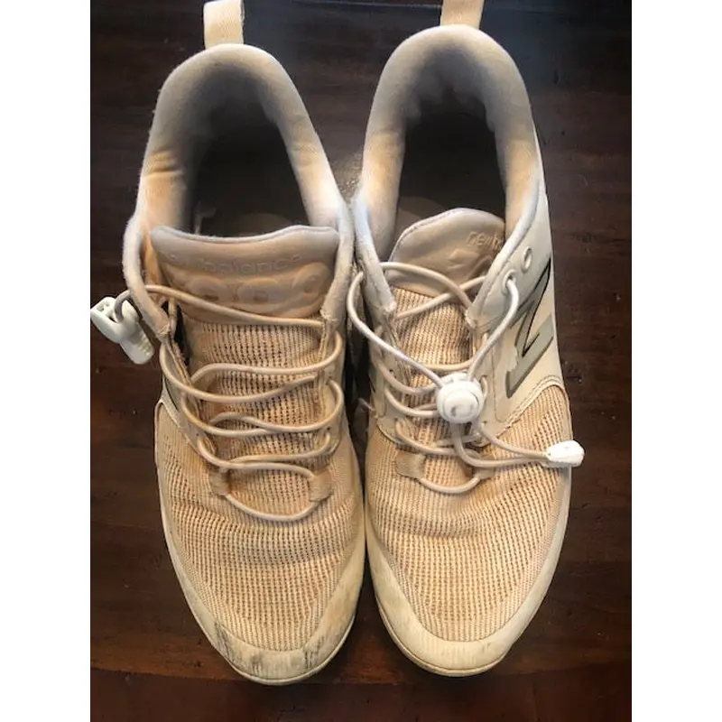 White Men's Size M 8.5 (W 9.5) Adult New Balance Low Top Molded Cleats (Used)