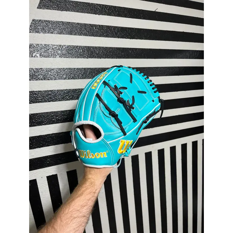 Wilson a2000 SA17 12 baseball glove