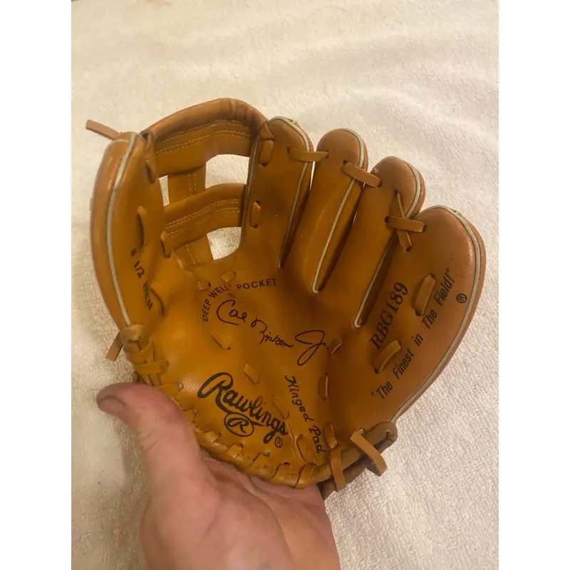 Vintage Rawlings Cal Ripken Jr Players Series 8.5 Glove