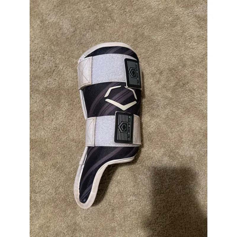 Black Senior EvoShield Shin Guards (Used) Leg guard