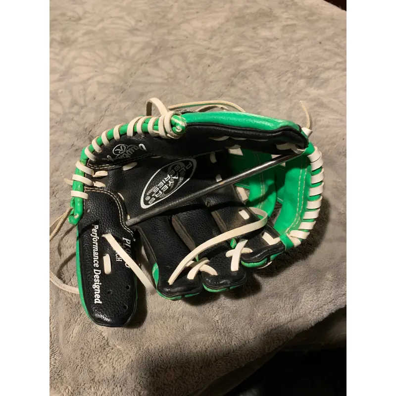Rawlings Right Hand Throw Player series Baseball Glove 9" (Used)