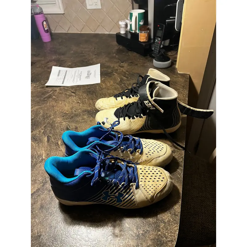 Under Armour mens molded cleats