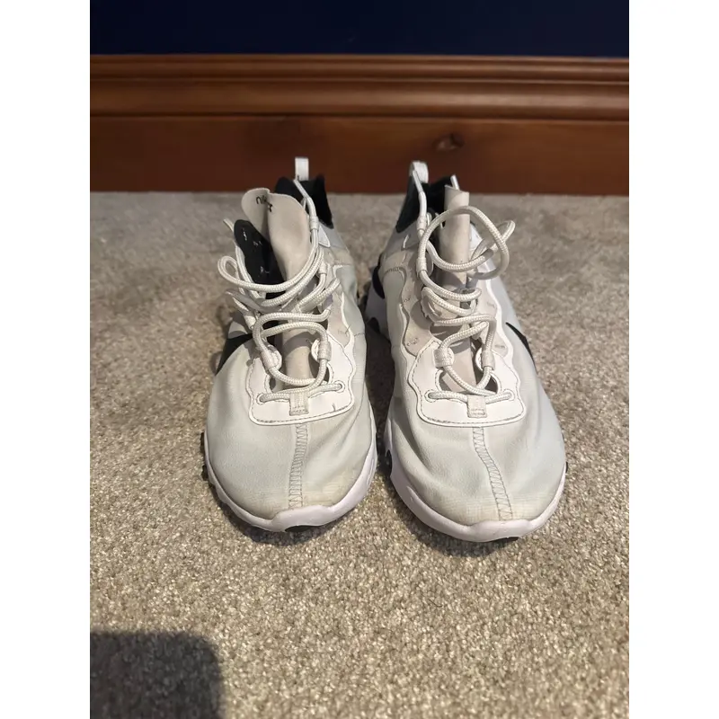 Men's Size M 9.5 (W 10.5) Nike React (New)