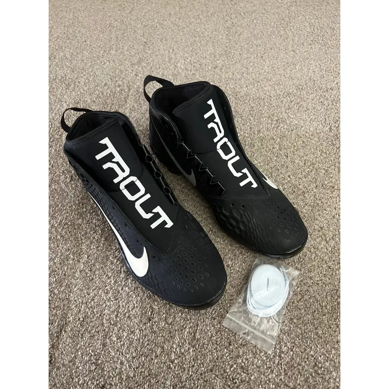 Men's Size M 10.0 (W 11.0) Nike (New)