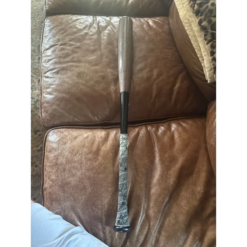 Victus Bat (-3) 33" (Used)