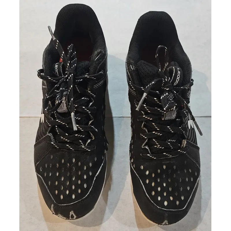 Black Youth Kid's Used Size 5.5 Molded Cleats Under Armour