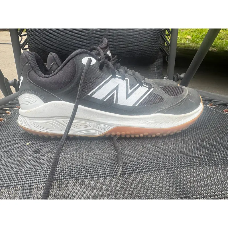 Men's Adult Size M 8.5 (W 9.5) New Balance Cleats (New)
