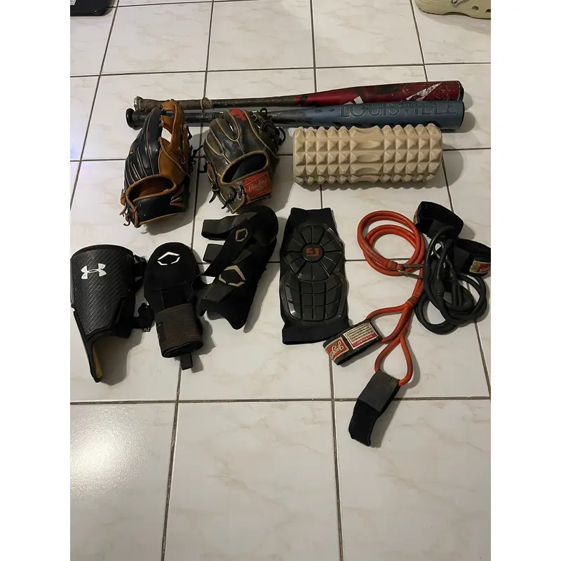 Baseball Glove/Bat/Gear Lot