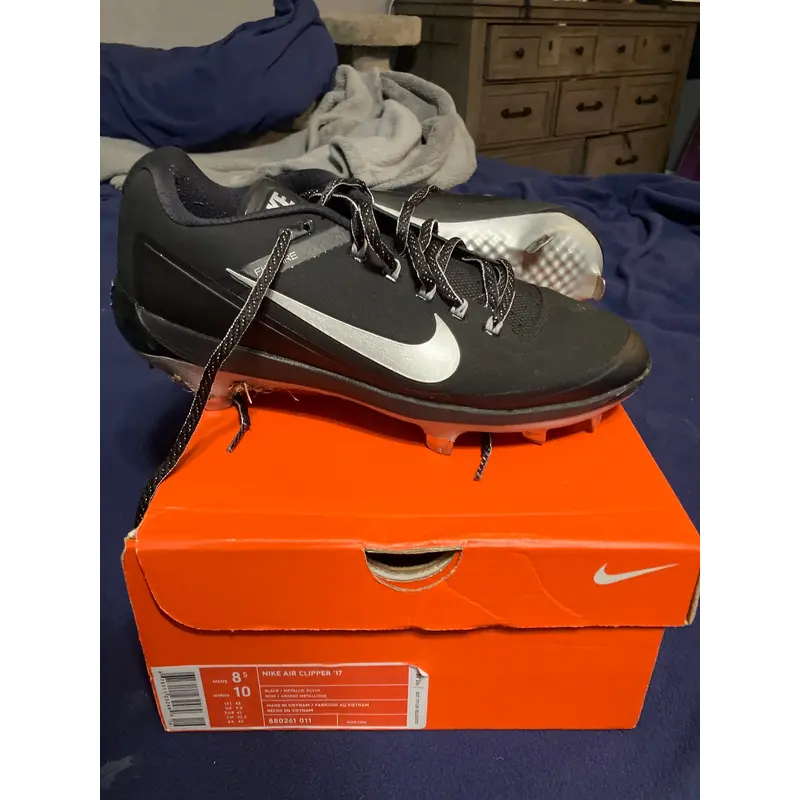 Black Men's  Low Top Metal (Used) Air Clipper 17