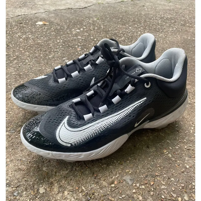 New Size 11 Nike Nike alpha huarache elite 4