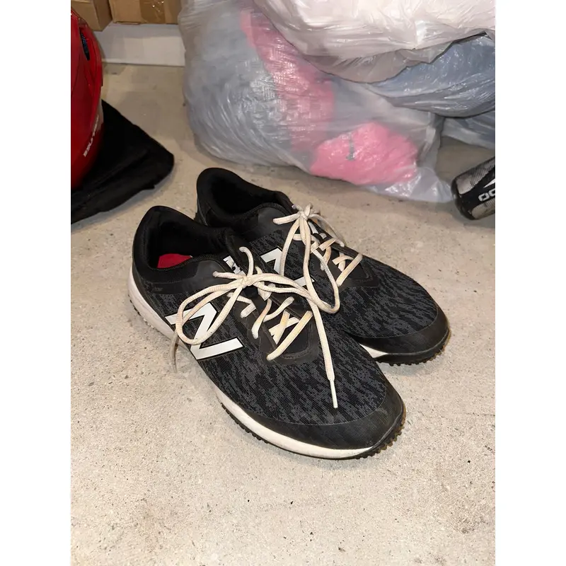 Black Men's Size 10 (Women's 11) New Balance Cleats