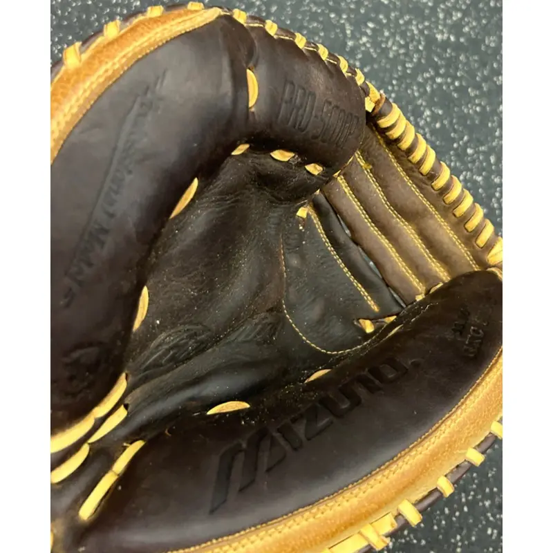 Mizuno LH Catcher's Pro Scoop Baseball Glove 33.5" (Used)