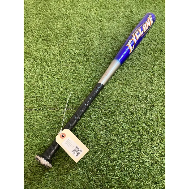 Easton Cyclone Bat (-9) Composite 20 oz 29" (Used)