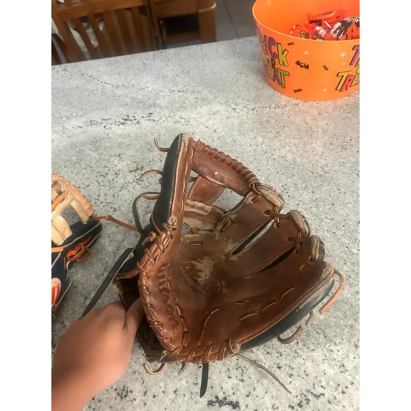 Used Infield 11.25" A2K Baseball Glove