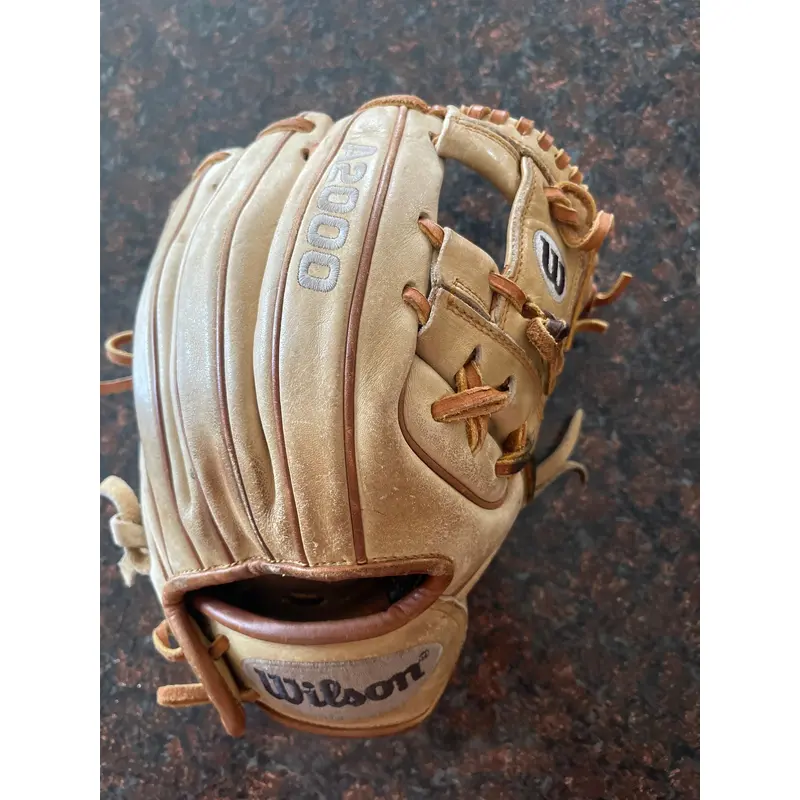 Used Infield 11.5" A2000 Baseball Glove