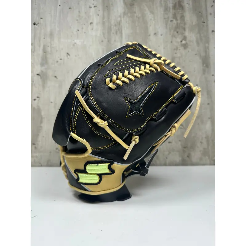 Imported SSK Pitcher's Glove