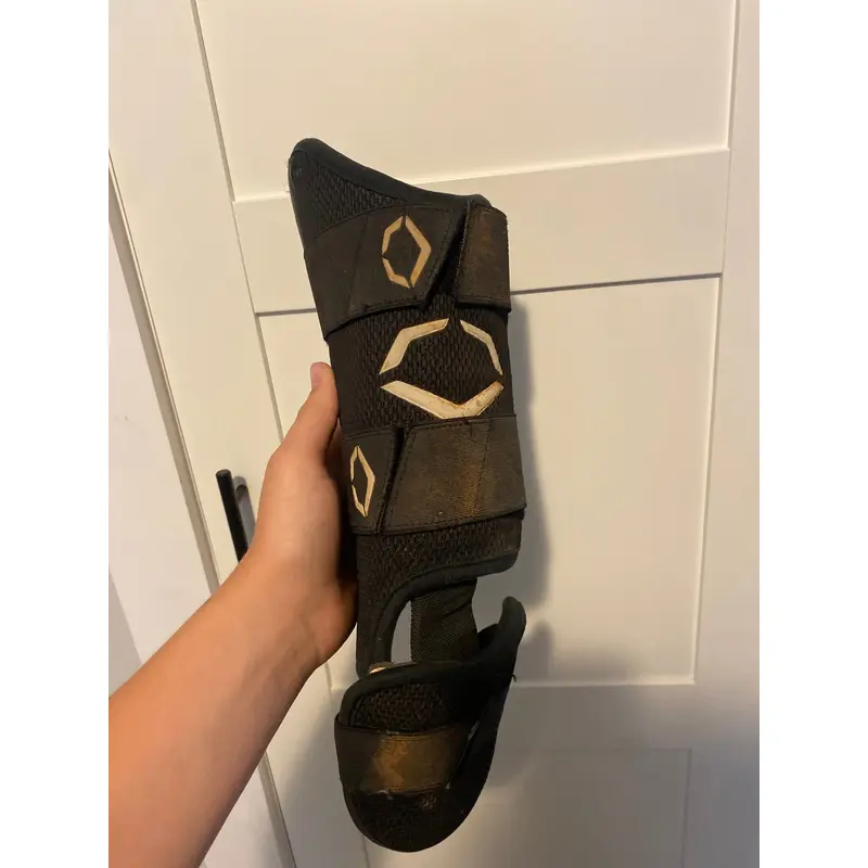 Black Senior EvoShield Leg guard Shin Guards (Used)