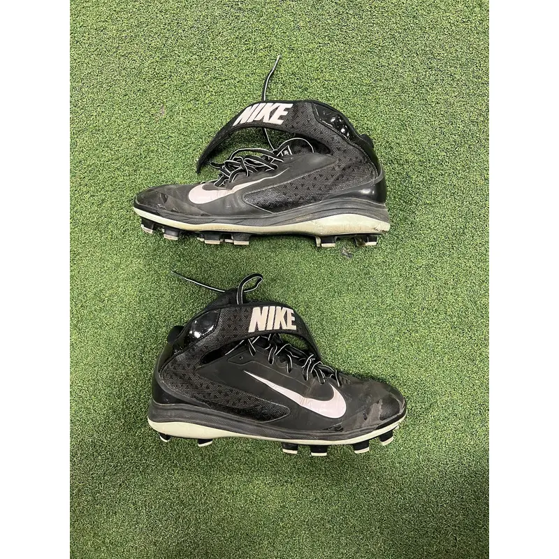 Nike baseball cleats