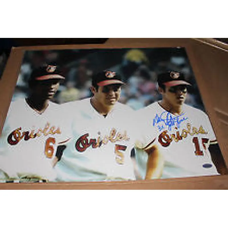 Davey Johnson Autographed 16x20 Photo, 3x Gold Glove Inscription