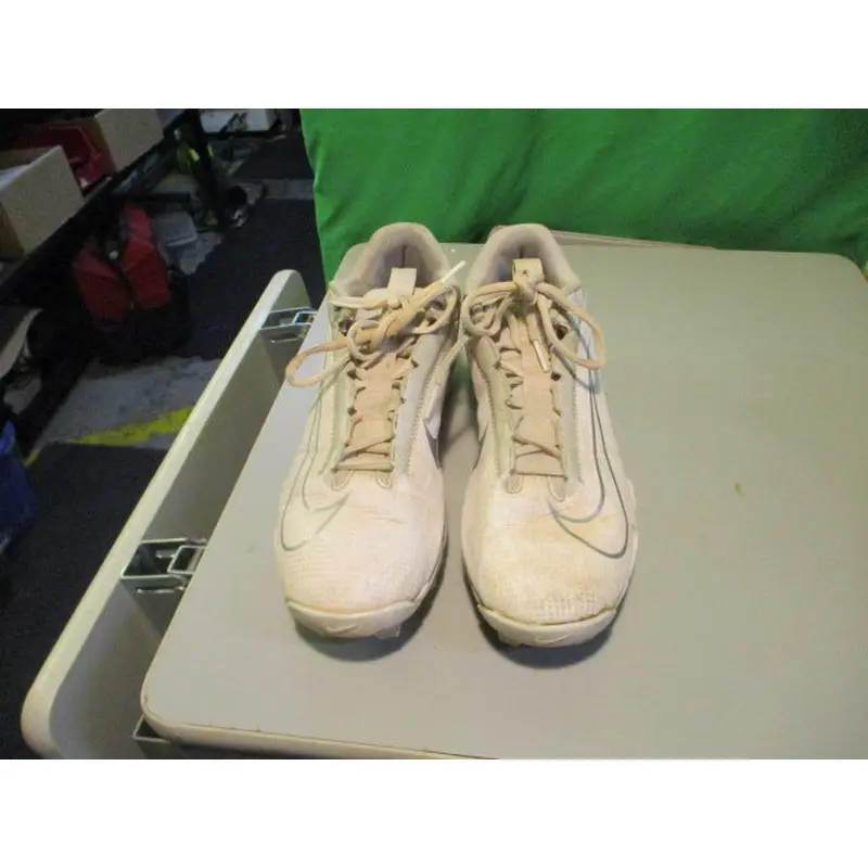Used Nike Vapor Fastflex Size 8 Cleats