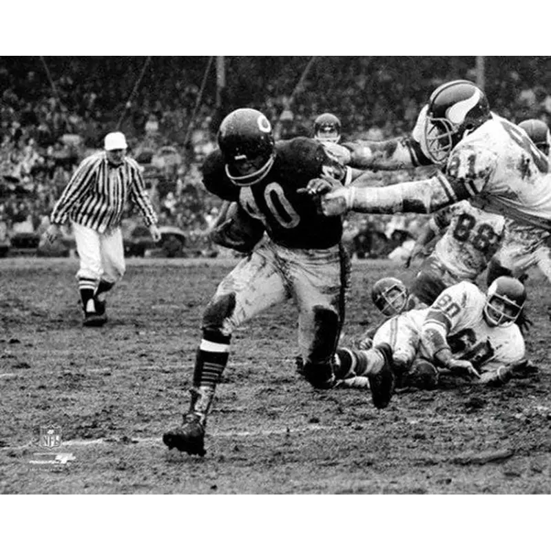 Gale Sayers "Classic" (c.1966) Chicago Bears Premium Poster Print - Photofile Inc.