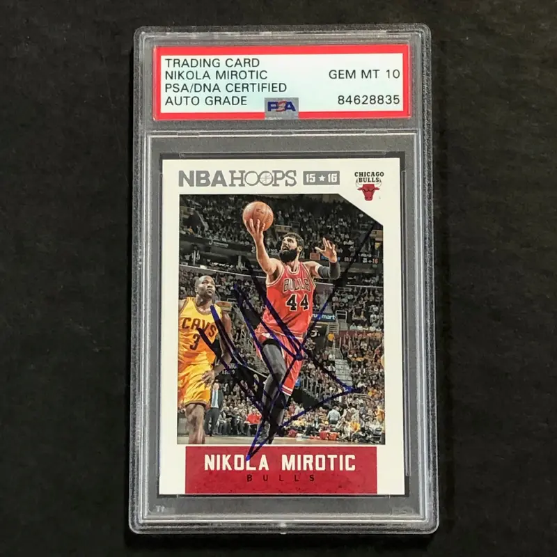 2015-16 NBA Hoops #106 Nikola Mirotic Signed Card AUTO 10 PSA Slabbed Bulls